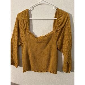 Women Large Top Mustard Color Nwot